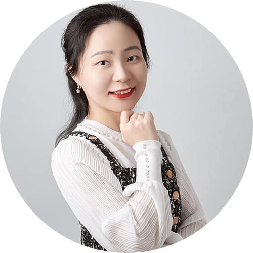 Our administrator Lia ensures everything runs smoothly, from scheduling to materials