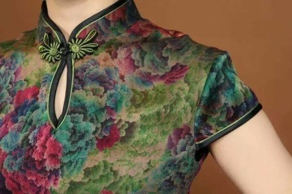 Chinese qipao collar