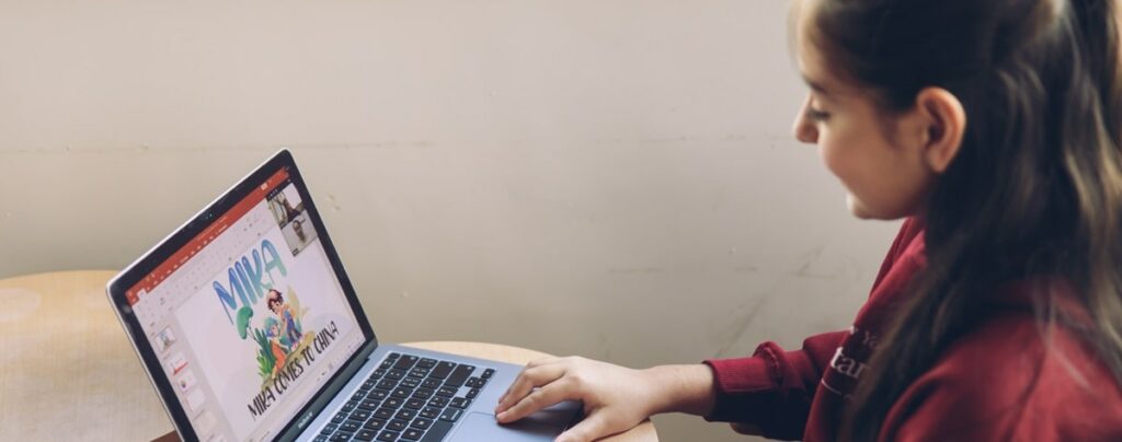 kids taking online mandarin chinese lessons with GoEast